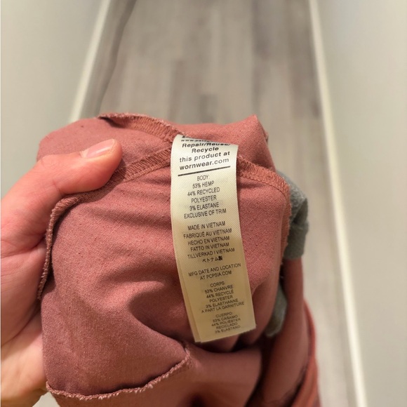 Patagonia Women’s Large Hemp Blend Athletic Pants in Salmon Rust color - Picture 7 of 7